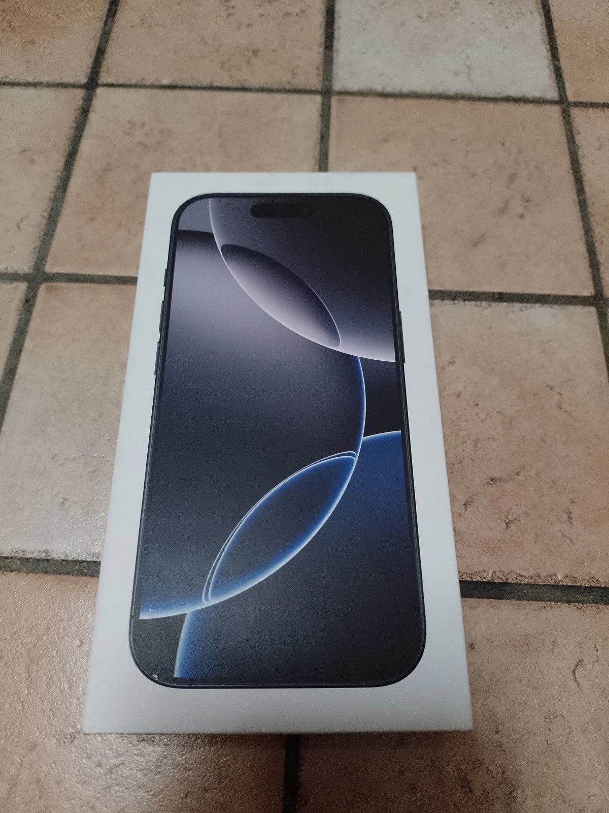 Apple iPhone 16 pro 256 GO neuf et encore seller , débloquer tous opérateurs