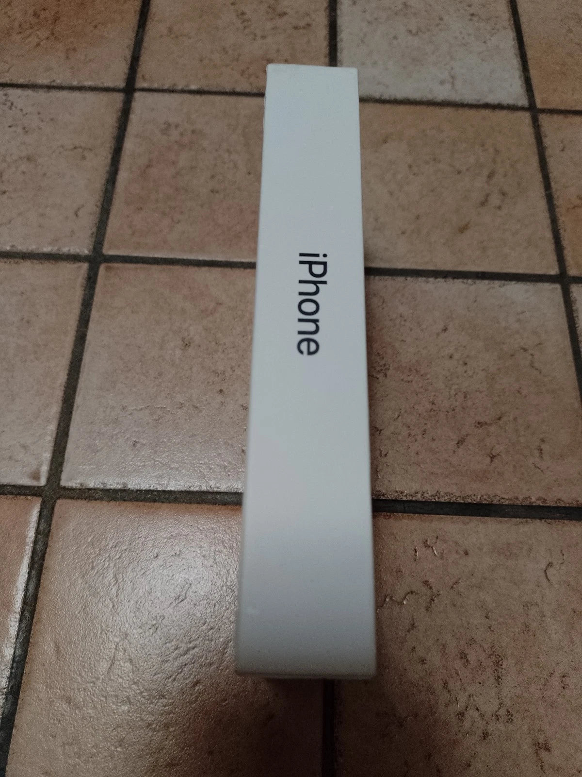 Apple iPhone 16 pro 256 GO neuf et encore seller , débloquer tous opérateurs